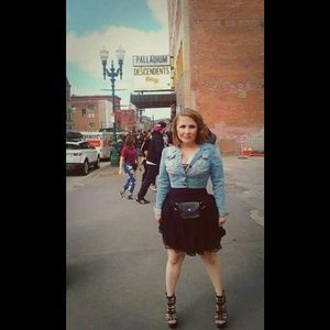 Meet your Posher, Crystal